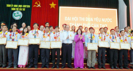 Khen thưởng hơn 2.000 trường hợp ở Cần Thơ