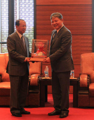 Bộ trưởng Hà Hùng Cường tiếp các đoàn khách quốc tế