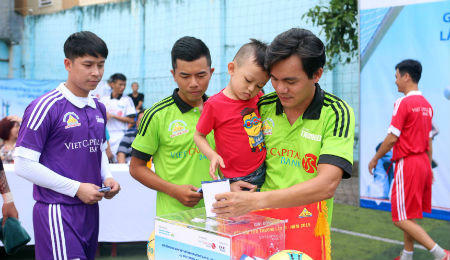 Ngân hàng Bản Việt chắp cánh ước mơ đến trường 