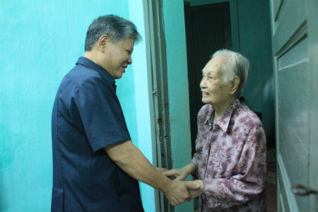 Bộ trưởng Hà Hùng Cường thăm hỏi và tri ân các thế hệ lãnh đạo đi trước