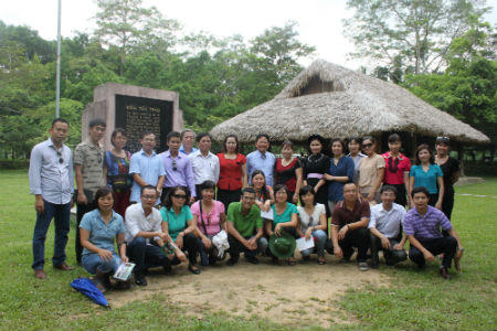 Chú trọng “Đổi mới hình thức và nâng cao chất lượng sinh hoạt chi bộ”