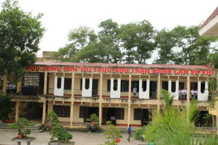 Nham Biền, chuyện riêng viết ở miền đất học