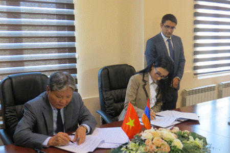 Bộ trưởng Tư pháp Hà Hùng Cường thăm và làm việc tại Acmenia