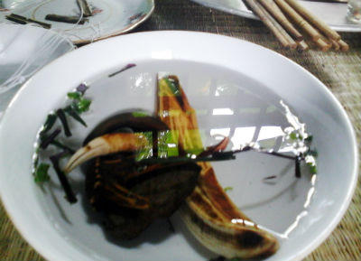 Về miền Tây xứ Thanh xem thầy bùa làm túi “đuổi ma”