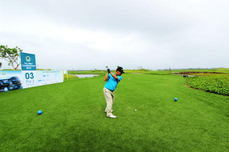 Ngày thi đấu thứ nhất FLC Golf Championship 2015: Trải nghiệm đặc biệt trên FLC Golf Links