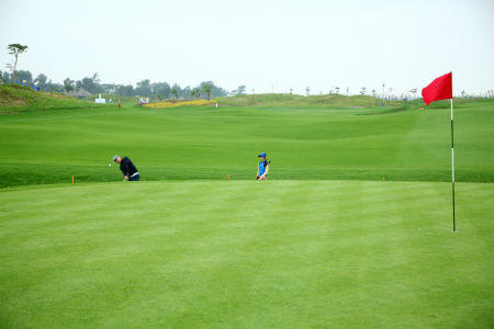 Ngày thi đấu thứ nhất FLC Golf Championship 2015: Trải nghiệm đặc biệt trên FLC Golf Links