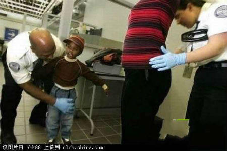 Đối phó với IS, quá nhiều “lỗ hổng” an ninh