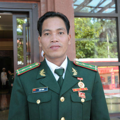 “Thầy giáo quân hàm xanh” của các bản làng Cơ Tu