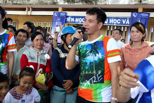 Học sinh cười tít mắt khi Xuân Bắc pha trò