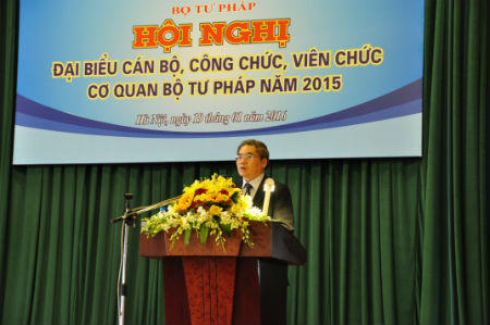 Nâng cao kỷ luật công vụ, văn hóa công sở trong năm 2016