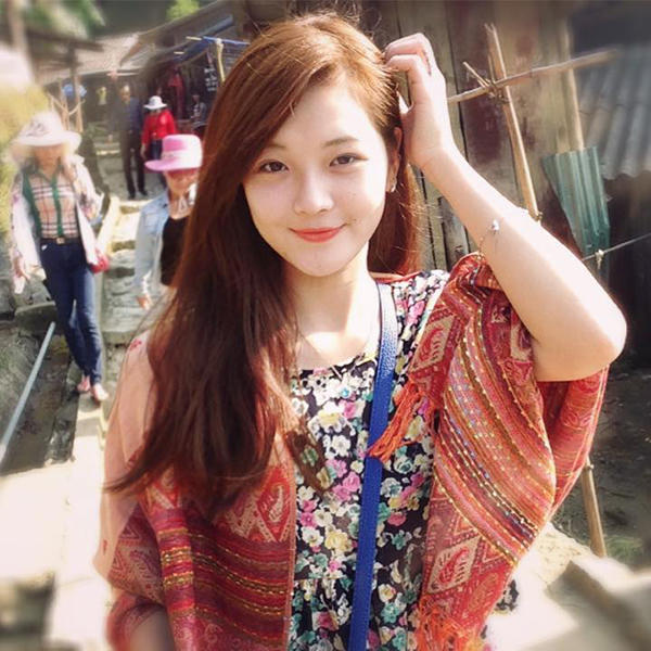 Những cô gái "ngủ dậy đã thành người nổi tiếng" nhờ mạng xã hội