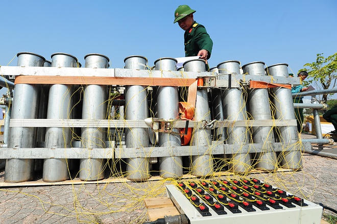 Trận địa pháo hoa lớn nhất đêm giao thừa ở Hà Nội