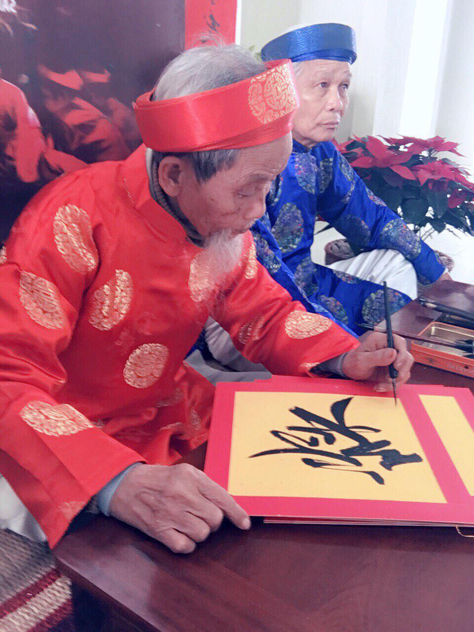 Người Việt kéo nhau đi du lịch dịp Tết cổ truyền