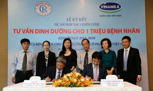 Vinamilk ký kết hợp tác chiến lược với bệnh viện Chợ Rẫy