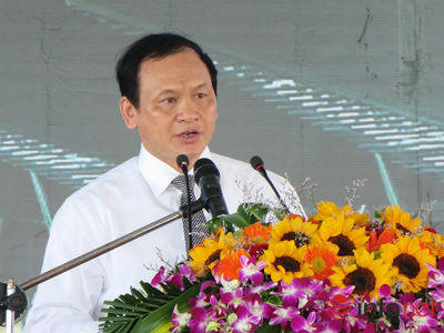 Doanh nghiệp sân golf, nước giải khát cũng làm... đường?