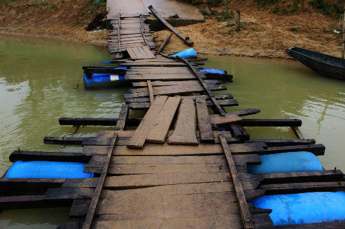 Giỡn mặt với “tử thần” trên sông Ngàn Sâu