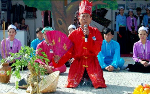 Kỳ bí tục kéo “cây thần” xứ Mường