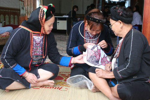 Từ điệu hát, đường thêu, hiểu thêm về người Dao "quần trắng"