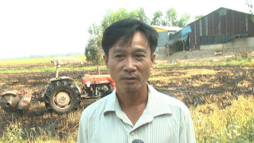 "Tức khí nhà nông" chế máy đào mương đắp bờ