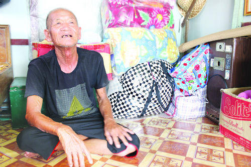 Lênh đênh đời ông lão chèo đò vùng biển Vân Đồn