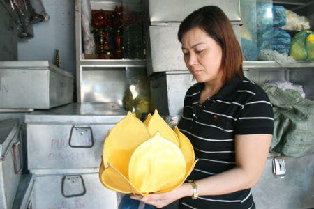 Đôi vợ chồng chuyên lo chuyện hậu sự cho thiên hạ