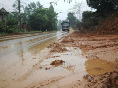 Phú Thọ: “Đất tặc” tàn phá núi đồi