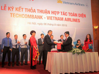 Chỉ có tiền, Techcombank quá “liều” khi mộng làm hàng không?