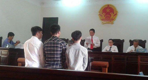 Nhậu say, 3 thanh niên hiếp dâm người yêu của bạn