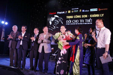 Khánh Ly: “Tôi vẫn hát sai nhạc Trịnh 50 năm qua“