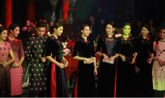 Bí mật về chiếc áo dài trong lễ tuyên thệ của vị nữ Chủ tịch Quốc hội