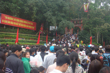 Đất Tổ náo nhiệt mừng ngày Giỗ Hùng Vương