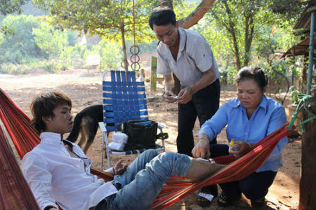 Đôi vợ chồng 21 năm âm thầm cứu nạn ở “điểm đen 38”