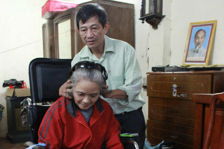 Người chồng 23 năm “điên” vì vợ