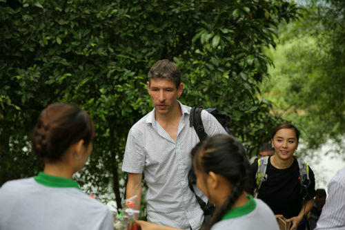 Các đại sứ mang theo hành trang gì để khám phá Sơn Đoòng?