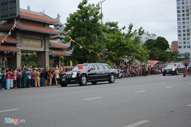 Tổng thống Obama tươi cười chào TP HCM