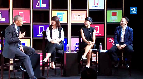 Tổng thống Obama chiêm ngưỡng chùa cổ, trò chuyện với doanh nhân TP HCM