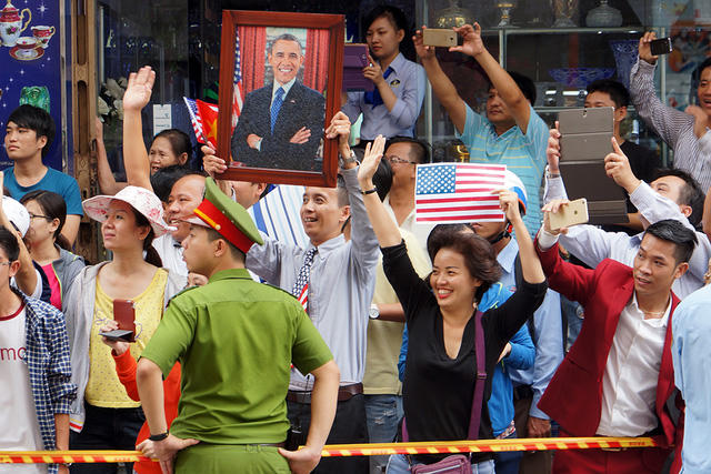 Hình ảnh có thể khiến Tổng thống Obama nao lòng khi rời Việt Nam