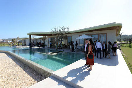 Khách hàng thích thú “Trải nghiệm thiên đường biển xanh FLC Quy Nhơn”