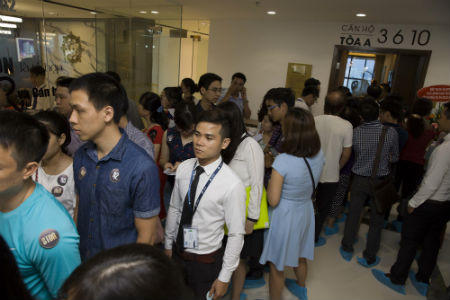 Gần 1000 khách hàng chen chân tham quan căn hộ mẫu dự án GoldSeason