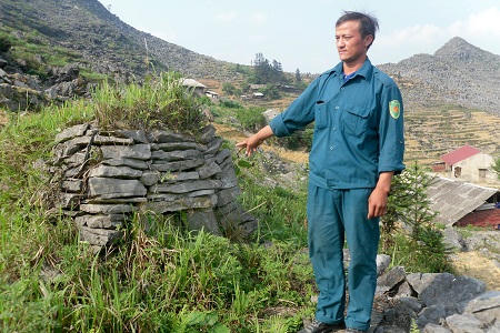 Rùng rợn hủ tục mang người chết đi phơi xác