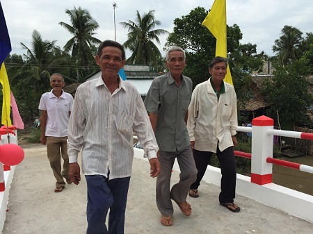 Hoa Hậu xóa cầu “khỉ”