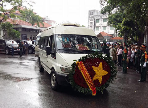 Người rơi nước mắt trời tuôn mưa tiễn biệt phi hành đoàn CASA-212