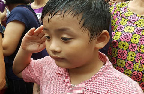 Người rơi nước mắt trời tuôn mưa tiễn biệt phi hành đoàn CASA-212