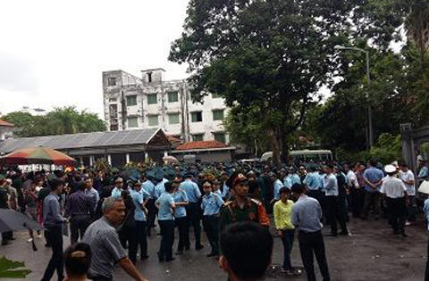 Người rơi nước mắt trời tuôn mưa tiễn biệt phi hành đoàn CASA-212