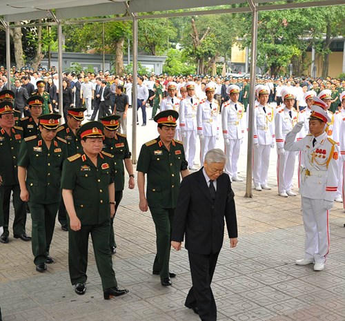 Người rơi nước mắt trời tuôn mưa tiễn biệt phi hành đoàn CASA-212