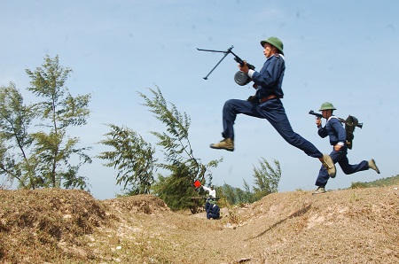 “Áo yếm” canh trời