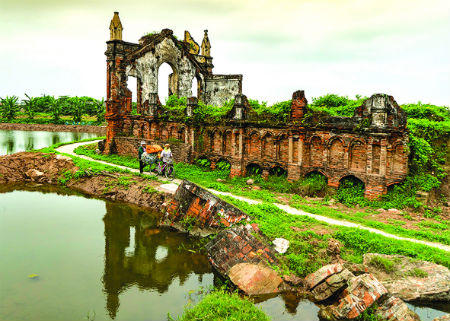 Về Thành Nam ngắm nhà thờ đổ