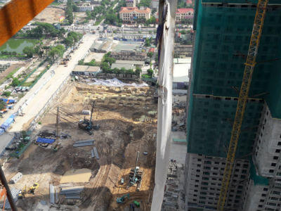 Thị trường bất động sản tăng tốc cuối năm: Cuộc đua của những “ông lớn”