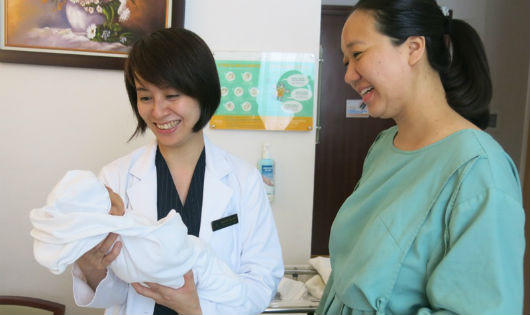 Vinmec áp dụng phương pháp truyền ối mới cứu thai nhi sinh non