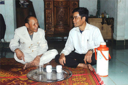 Ngọn đuốc sáng xóa hủ tục đại ngàn